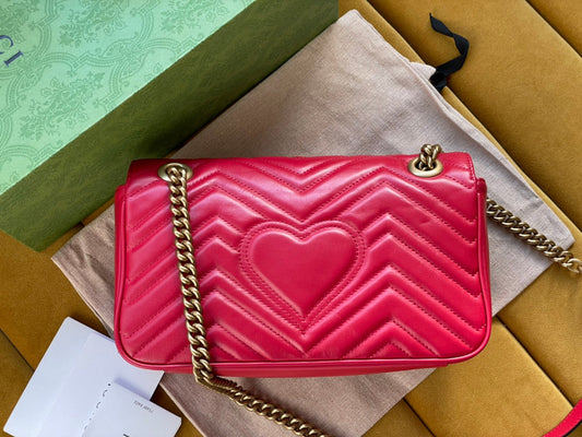 Luxury Gucci GG MARMONT MATELASSÉ LARGE 26 BAG RED PINK CALFSKIN