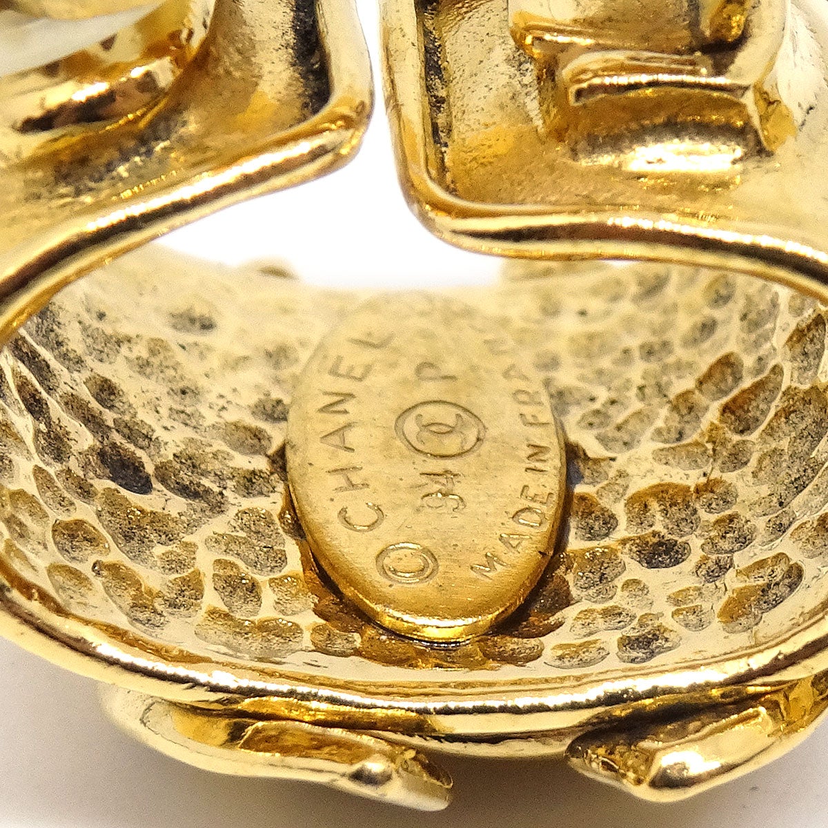 Luxury Chanel Earrings Clip-On Gold 94P