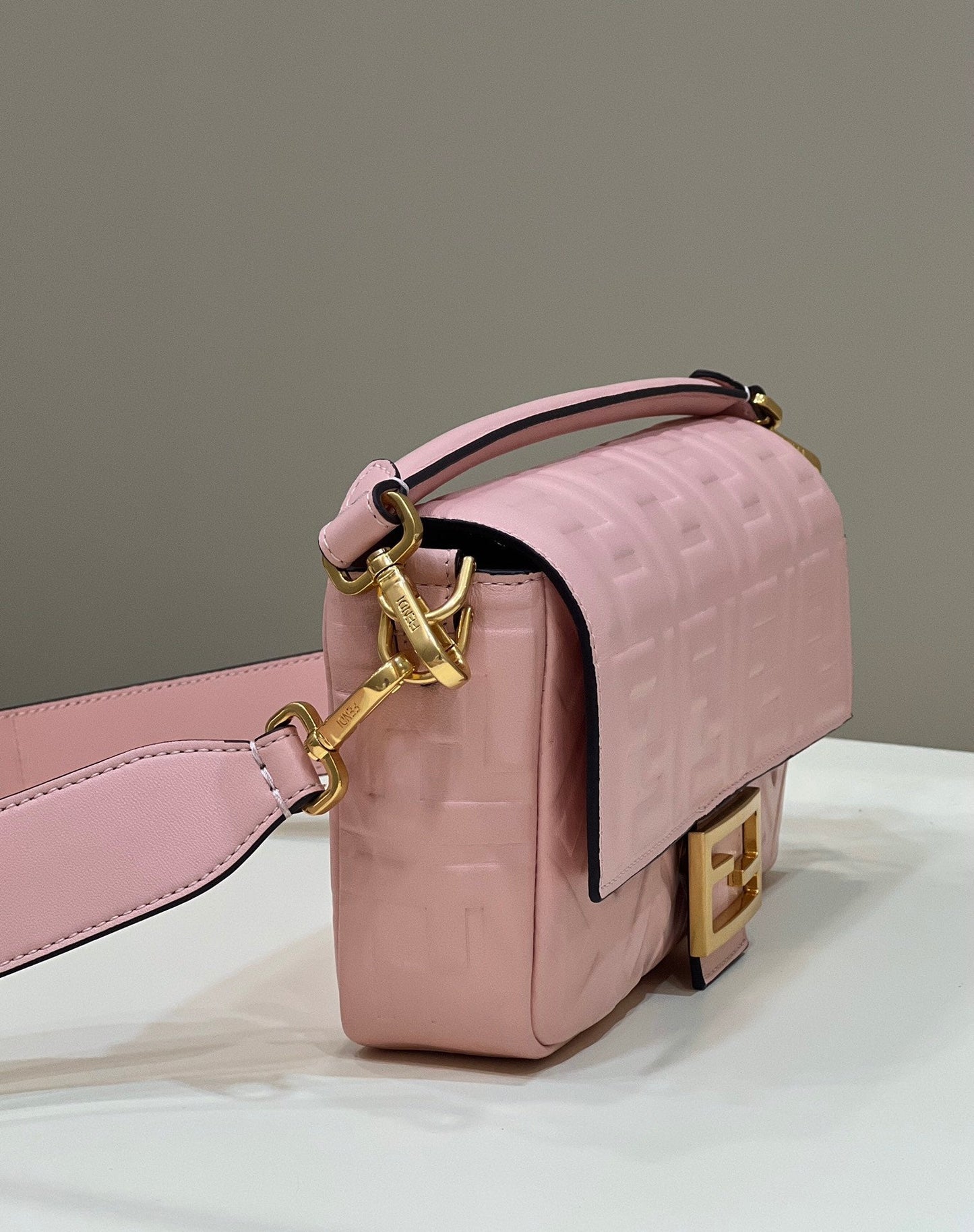 Luxury FendiBAGUETTE WITH FF MOTIF 27 IN LIGHT PINK SOFT LAMBSKIN GOLD HARDWARE