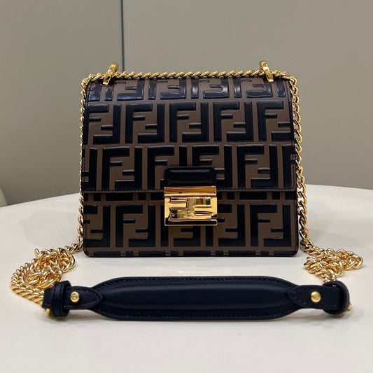 Luxury FendiLuxury FendiKANI 19 BAG IN BLACK MIX CHOCOLATE BROWN CALFSKIN WITH GOLD HARDWARE