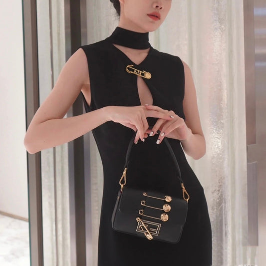 Luxury FendiLuxury FendiFENDACE BROOCH MINI 20 BAGUETTE BAG IN BLACK CALFSKIN