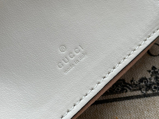 Luxury Gucci MARMONT SHOULDER BAG 21 IN WHITE CALFSKIN GOLD HARDWARE