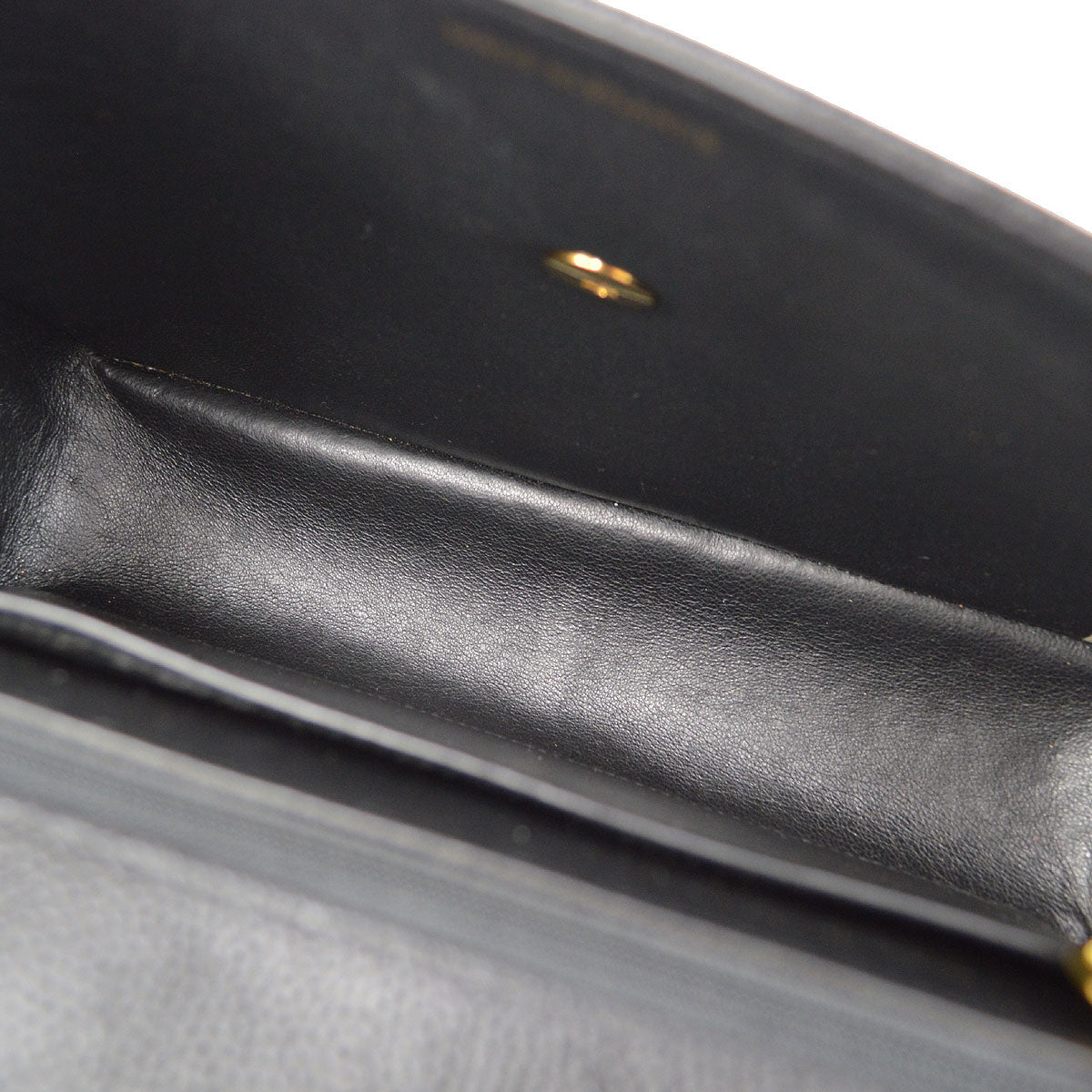 CHANEL★ 1994-1996 Black Caviar Vertical Straight Flap Medium 84568