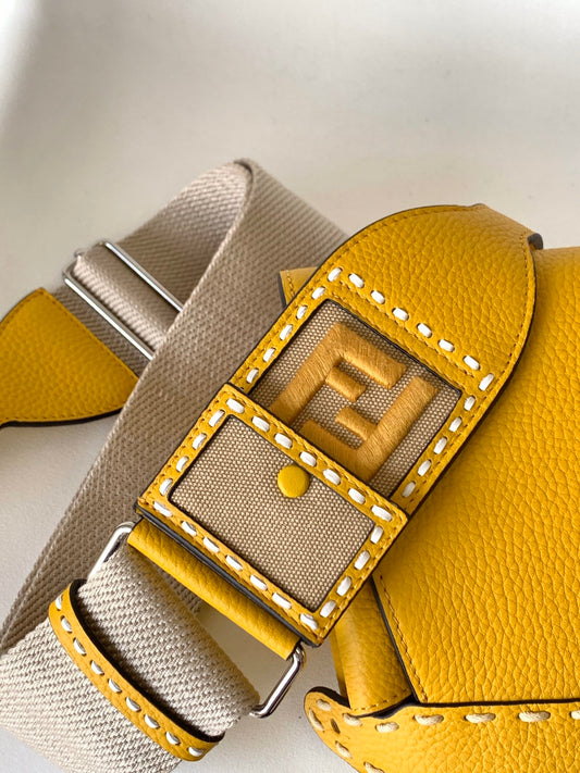 Luxury FendiPeekaboo Mini Selleria Bag 23cm yellow leather shw with 220 hand-sewn stitches