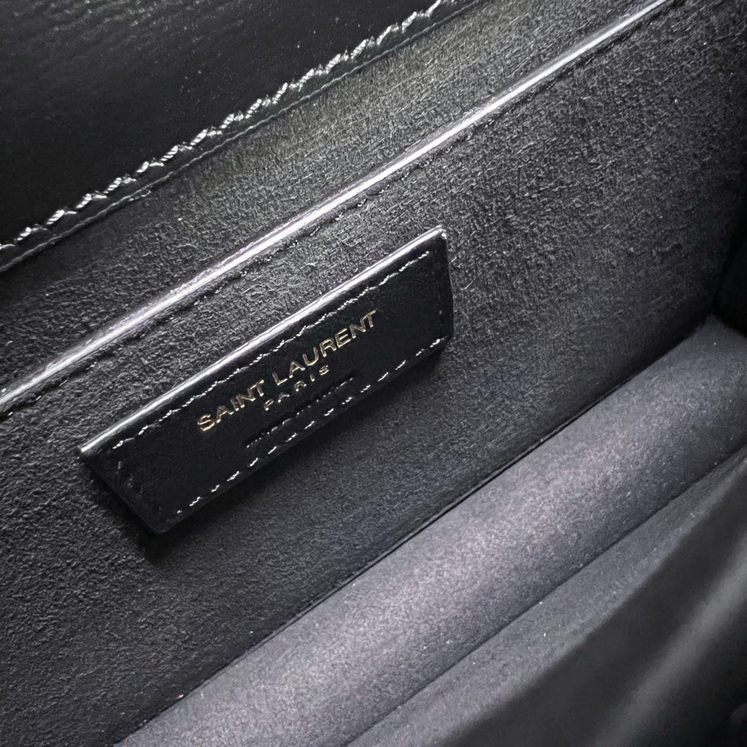 Luxury Saint Laurent SUNSET MEDIUM 22 IN BLACK CALFSKIN GOLD HARDWARE