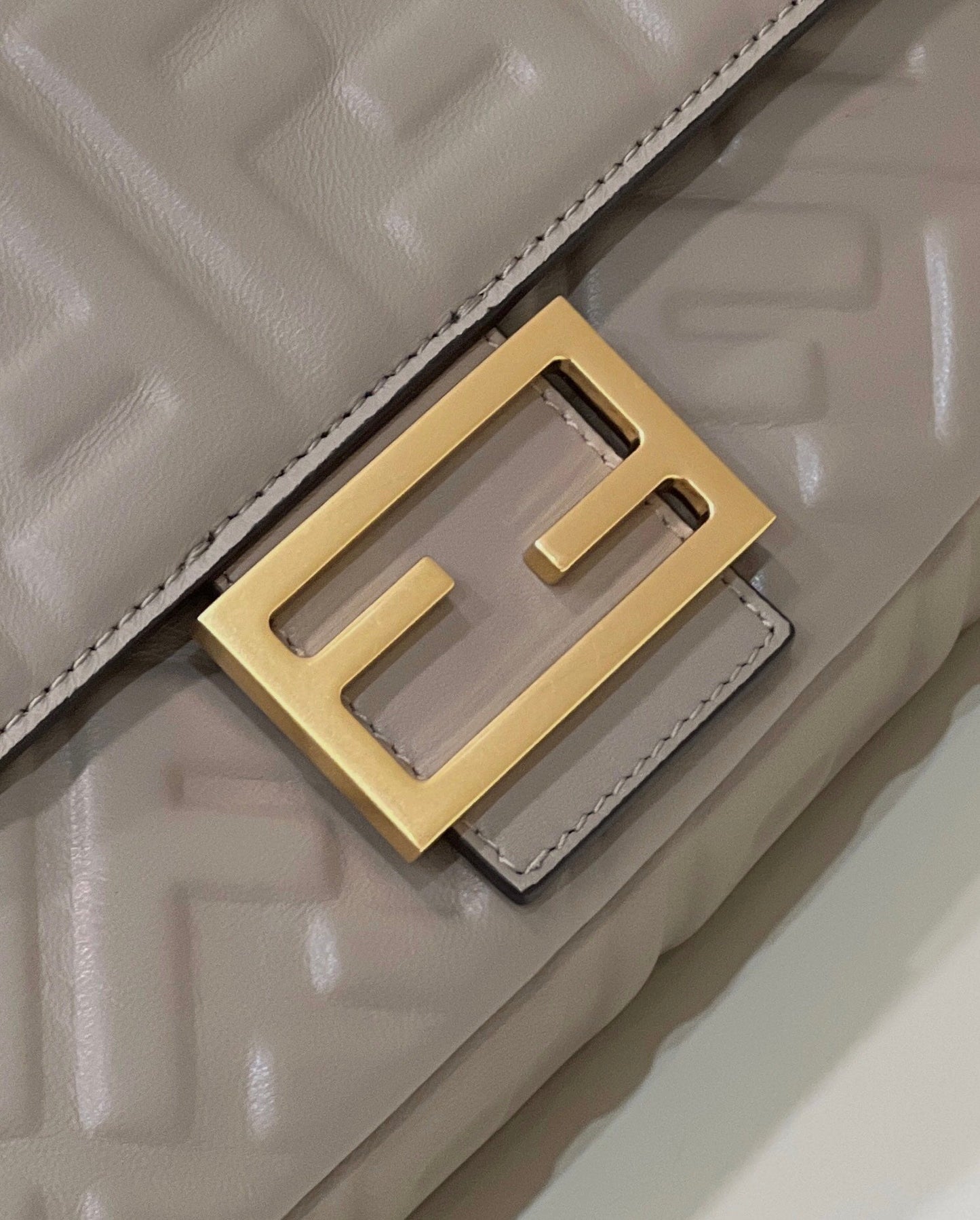 Luxury FendiBAGUETTE WITH FF MOTIF 27 IN PINE CONE SOFT LAMBSKIN GOLD HARDWARE