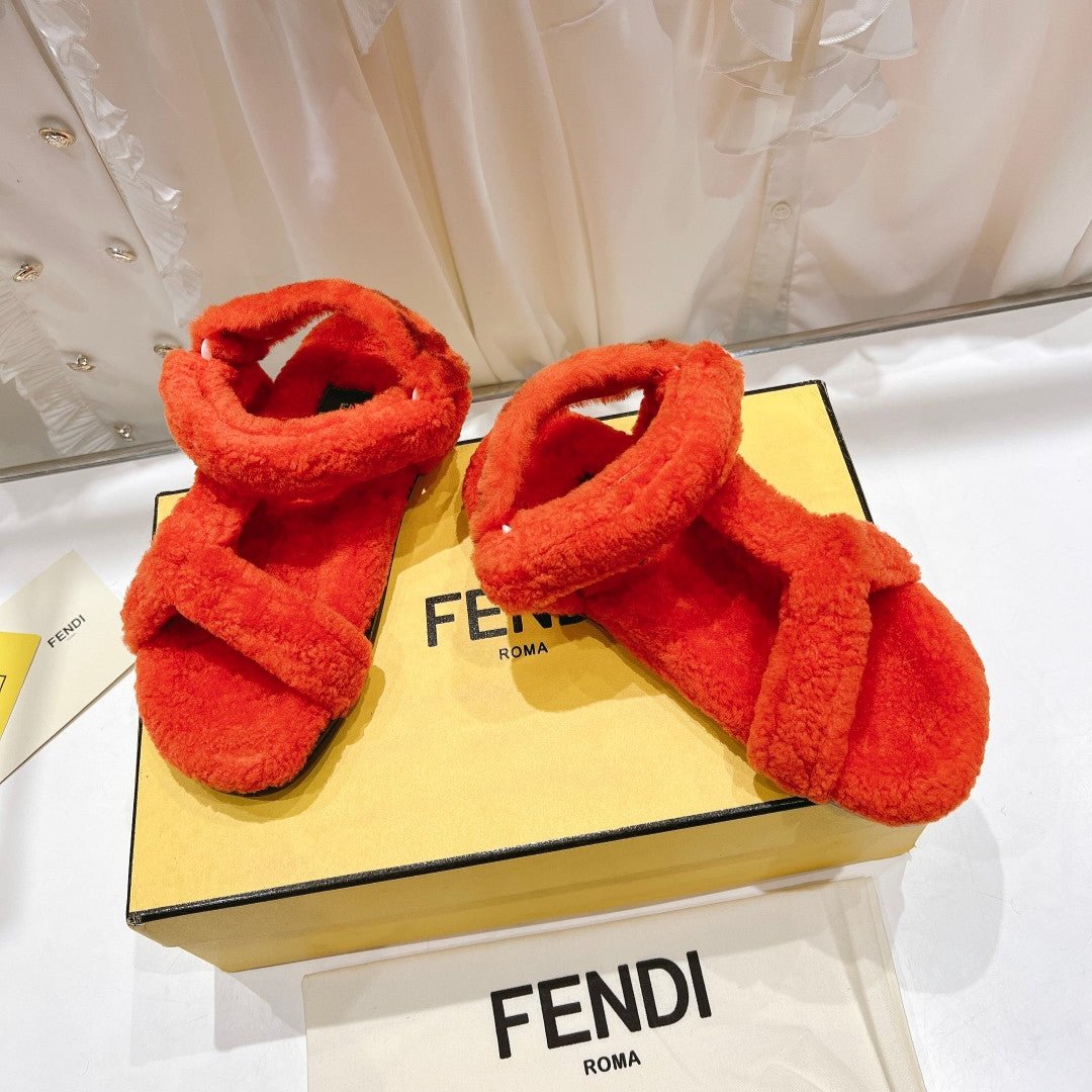 Luxury FendiLuxury FendiDAD SANDAL IN PASSION RED FLEECE