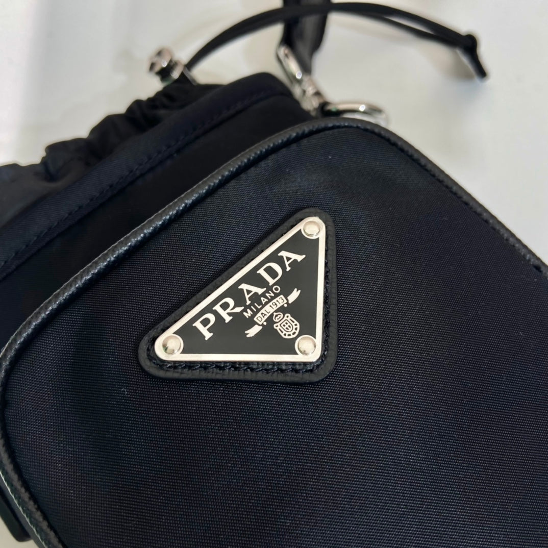 Luxury PradaPHONE BAG 18 IN BLACK RE-NYLON
