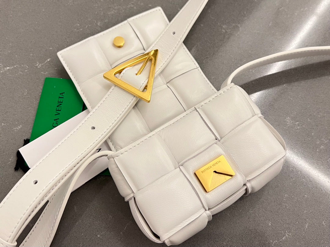 Luxury Bottega Veneta MINI CASSETTE 12 IN WHITE LAMBSKIN