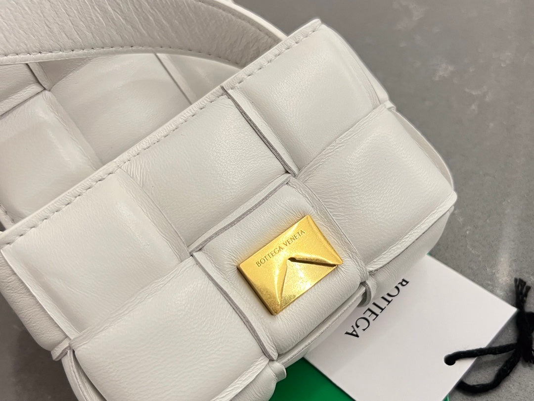Luxury Bottega Veneta MINI CASSETTE 12 IN WHITE LAMBSKIN