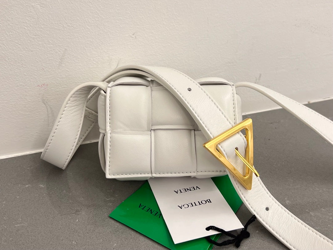Luxury Bottega Veneta MINI CASSETTE 12 IN WHITE LAMBSKIN