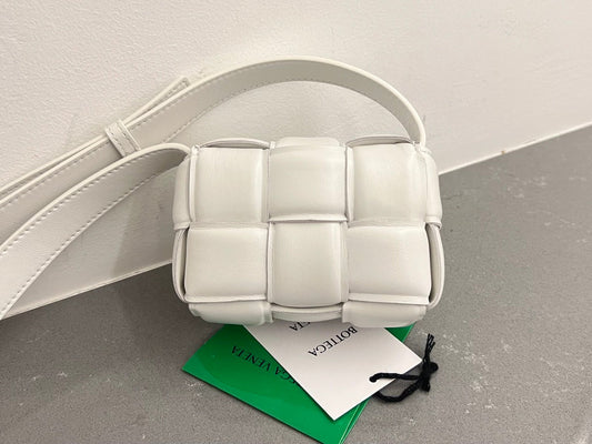 Luxury Bottega Veneta MINI CASSETTE 12 IN WHITE LAMBSKIN