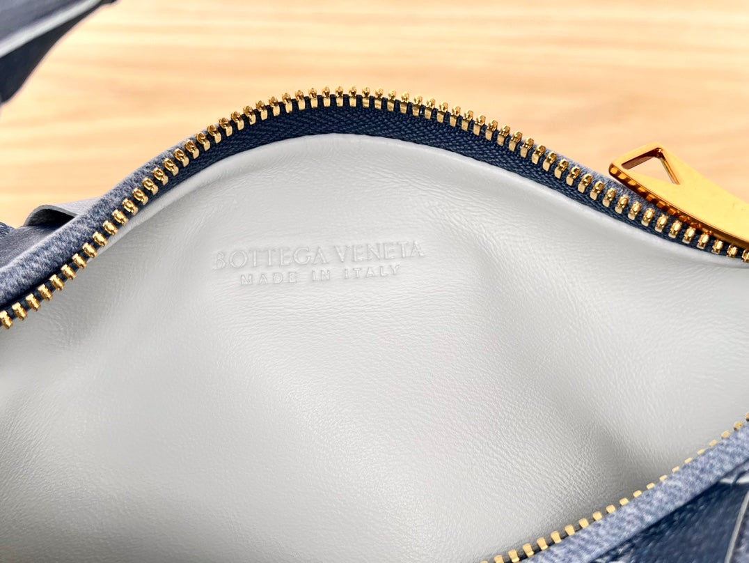 Luxury Bottega Veneta mini jodie 28 blue denim lambskin