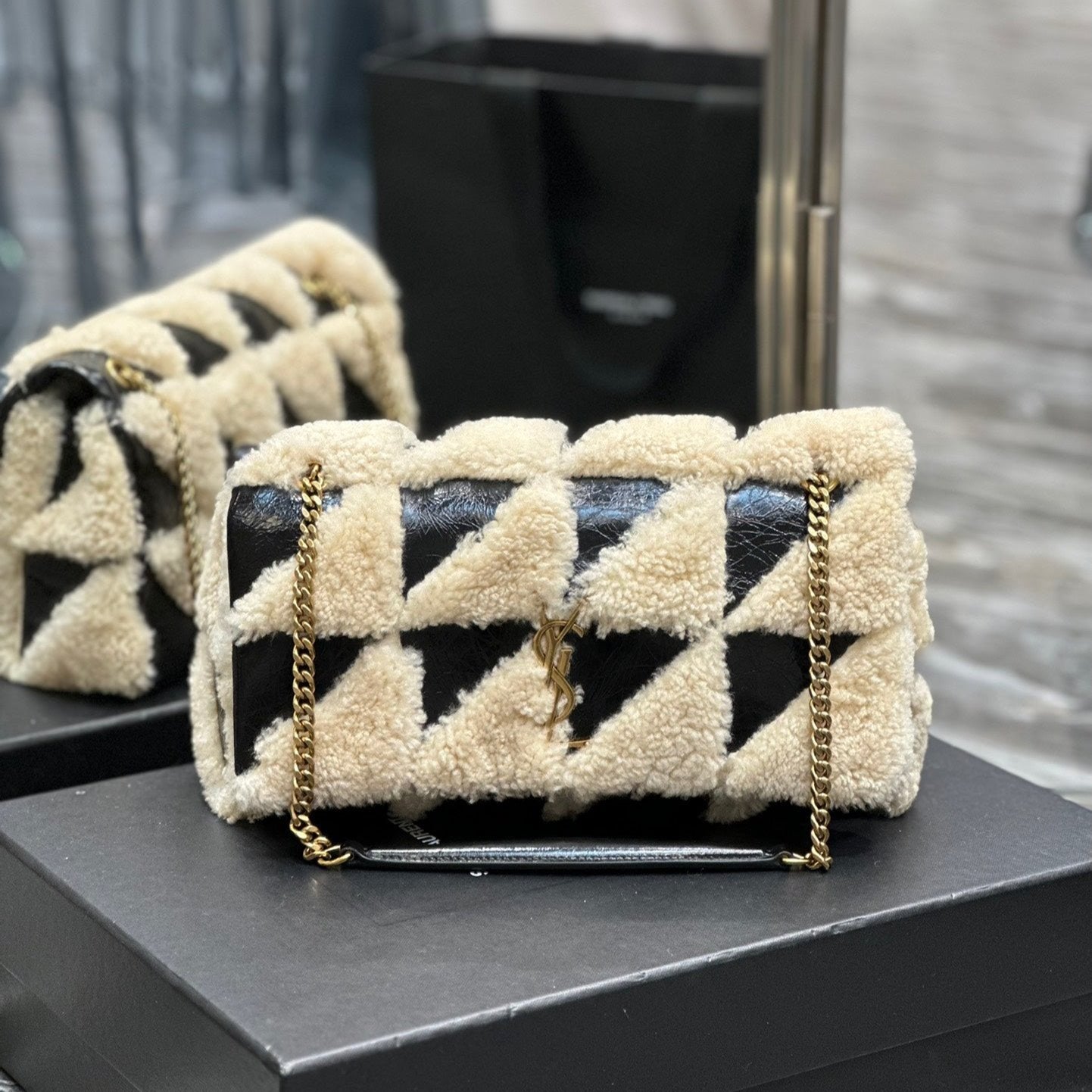 Luxury Saint Laurent JAMIE BAG 25 IN BLACK CALFSKIN MIX BEIGE SHEARLING GOLD HARDWARE