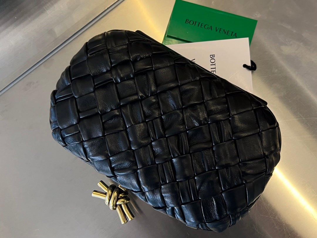 Luxury Bottega Veneta KNOT 19 IN BLACK LAMBSKIN