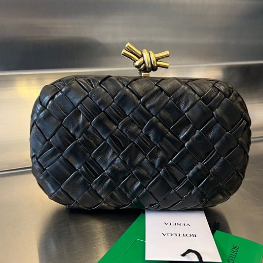 Luxury Bottega Veneta KNOT 19 IN BLACK LAMBSKIN