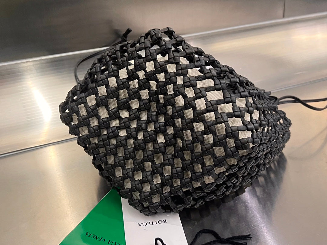 Luxury Bottega Veneta CAVALLINO 23 BAG IN BLACK LAMBSKIN