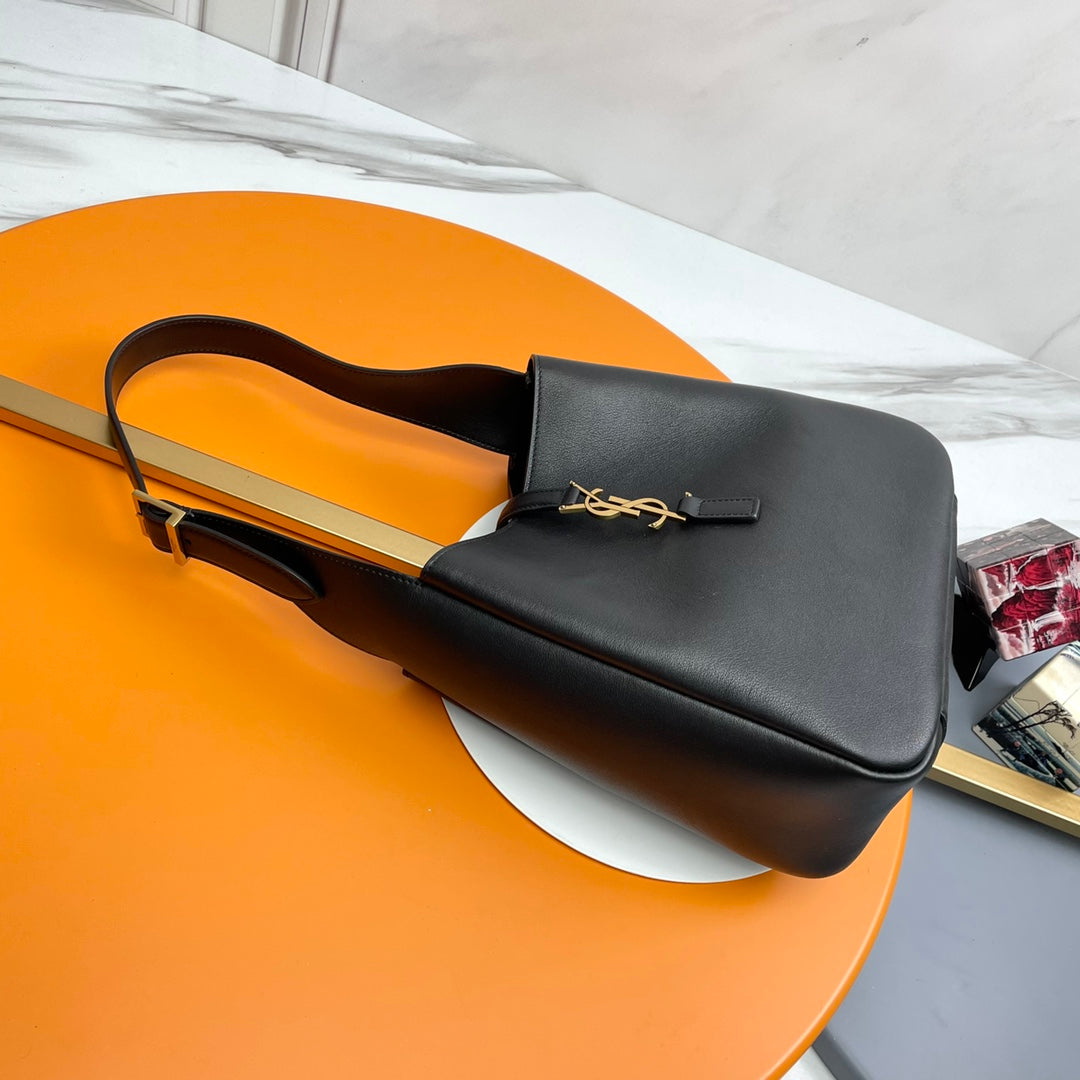 Luxury Saint Laurent le 5a7 small 23cm black calfskin