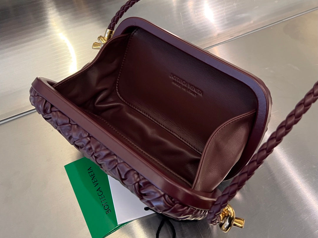Luxury Bottega Veneta KNOT 20 IN BAROLO LAMBSKIN WITH CHAIN
