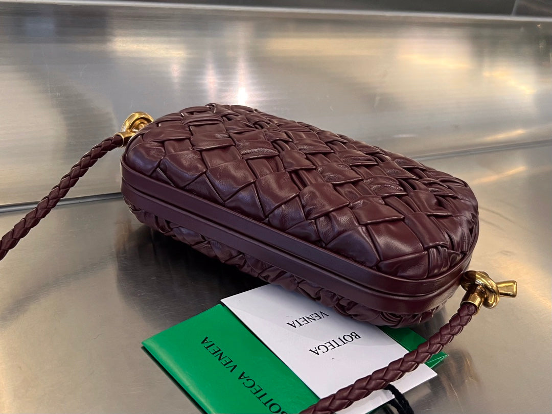 Luxury Bottega Veneta KNOT 20 IN BAROLO LAMBSKIN WITH CHAIN