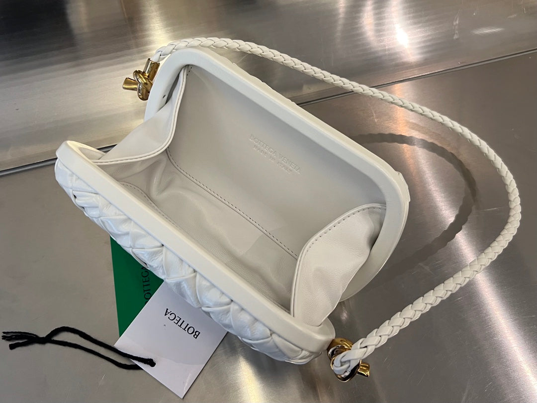 Luxury Bottega Veneta KNOT 20 IN WHITE LAMBSKIN WITH CHAIN