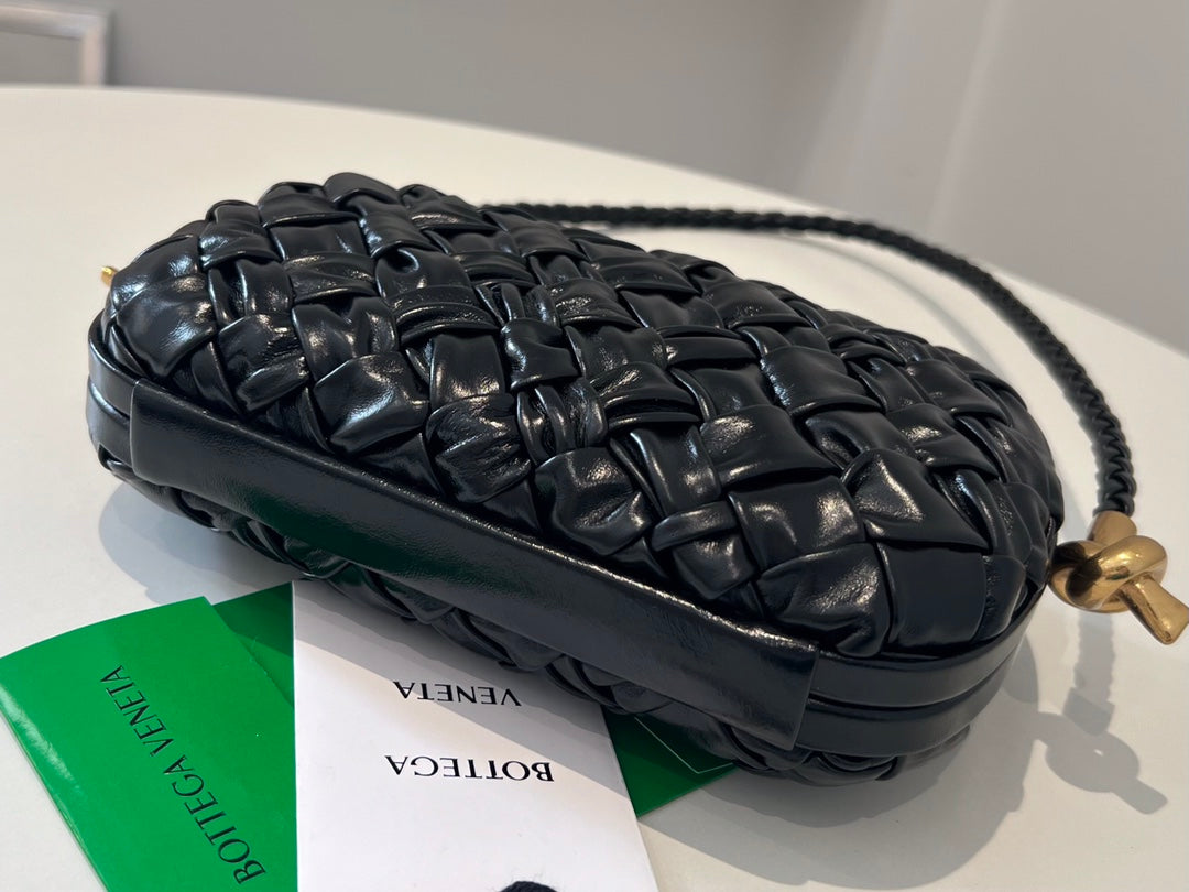 Luxury Bottega Veneta KNOT 20 IN BLACK LAMBSKIN WITH CHAIN