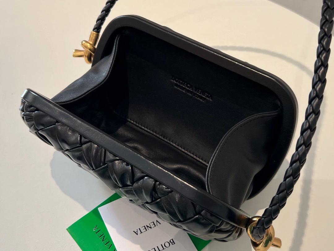 Luxury Bottega Veneta KNOT 20 IN BLACK LAMBSKIN WITH CHAIN