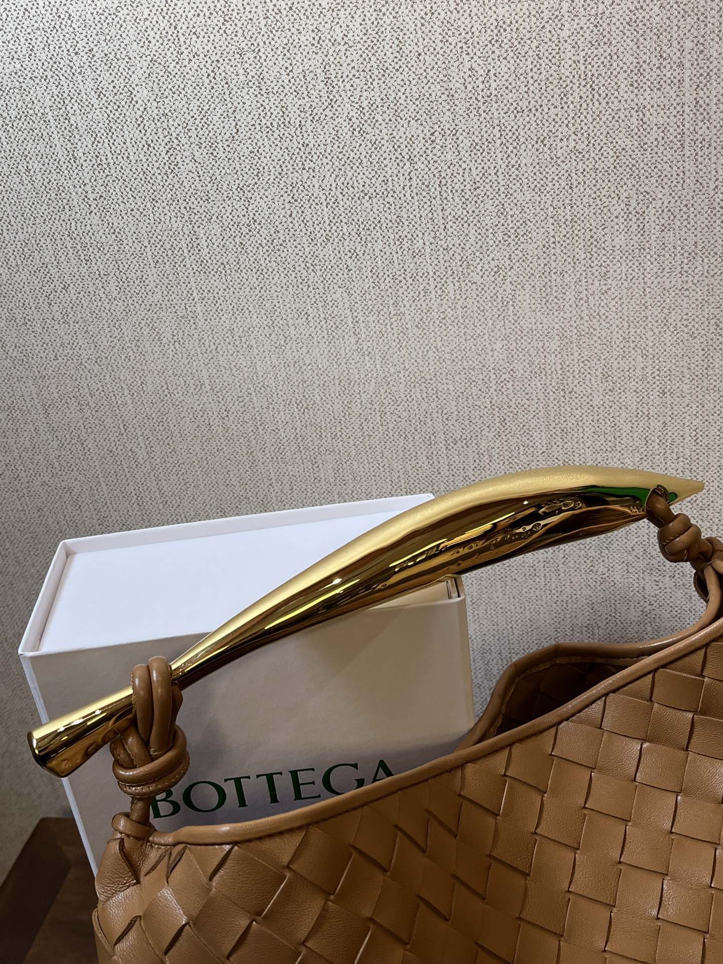 Luxury Bottega Veneta SARDINE 33 WITH CHAIN IN TAWNY BROWN LAMBSKIN