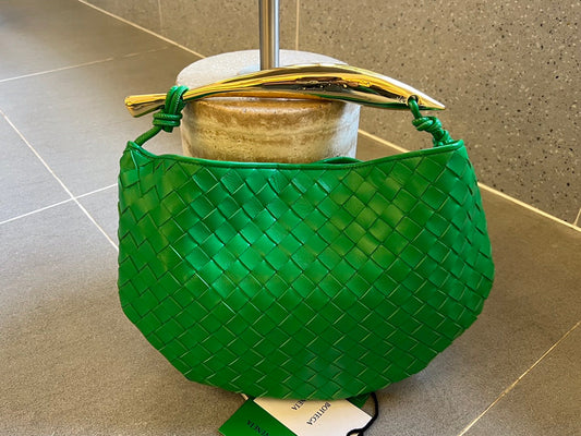Luxury Bottega Veneta SARDINE 33 WITH CHAIN IN SHAMROCK GREEN LAMBSKIN