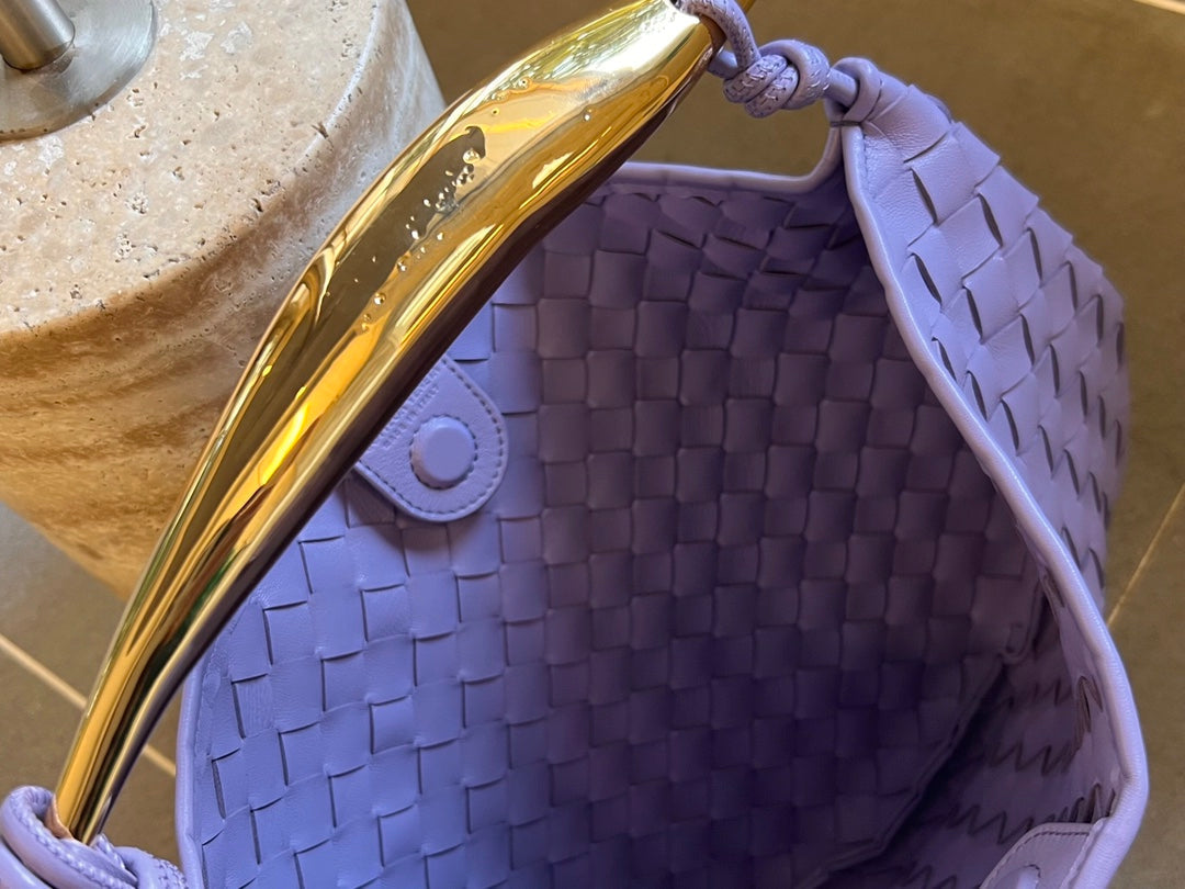 Luxury Bottega Veneta SARDINE 33 WITH CHAIN IN LIGHT PURPLE LAMBSKIN