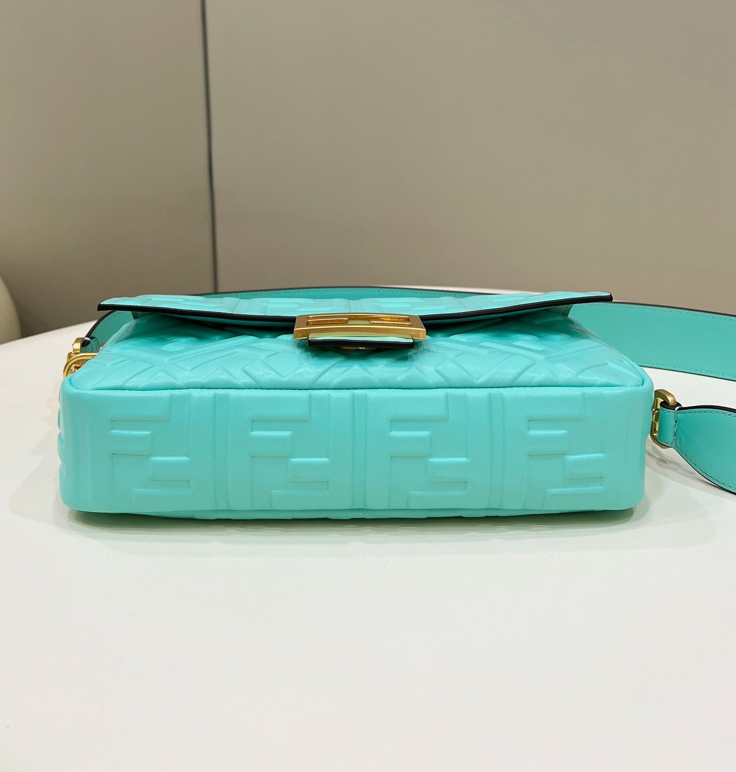 Luxury FendiBaguette 27cm Tiffany Blue Lambskin Gold Hardware
