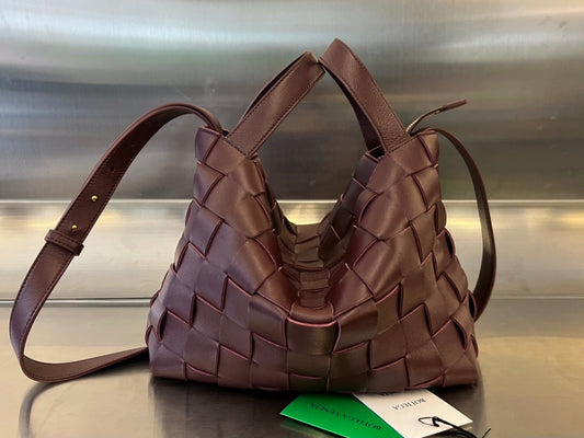 Luxury Bottega Veneta MEDIUM 28 CASSETTE CHOCOLATE BROWN LAMBSKIN