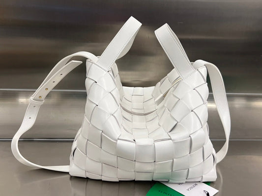Luxury Bottega Veneta MEDIUM 28 CASSETTE WHITE LAMBSKIN
