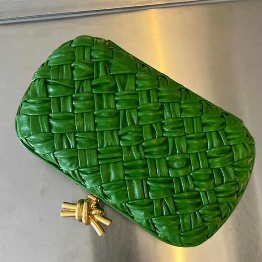 Luxury Bottega Veneta KNOT 19 IN EMERALD GREEN LAMBSKIN