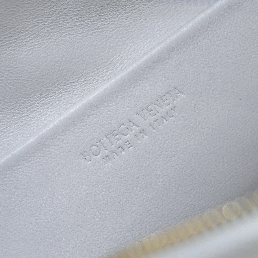 Luxury Bottega Veneta BV LOOP SMALL 23CM WHITE CALFSKIN