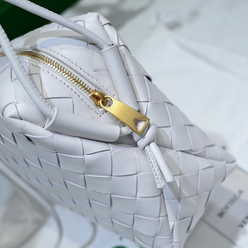 Luxury Bottega Veneta BV LOOP SMALL 23CM WHITE CALFSKIN