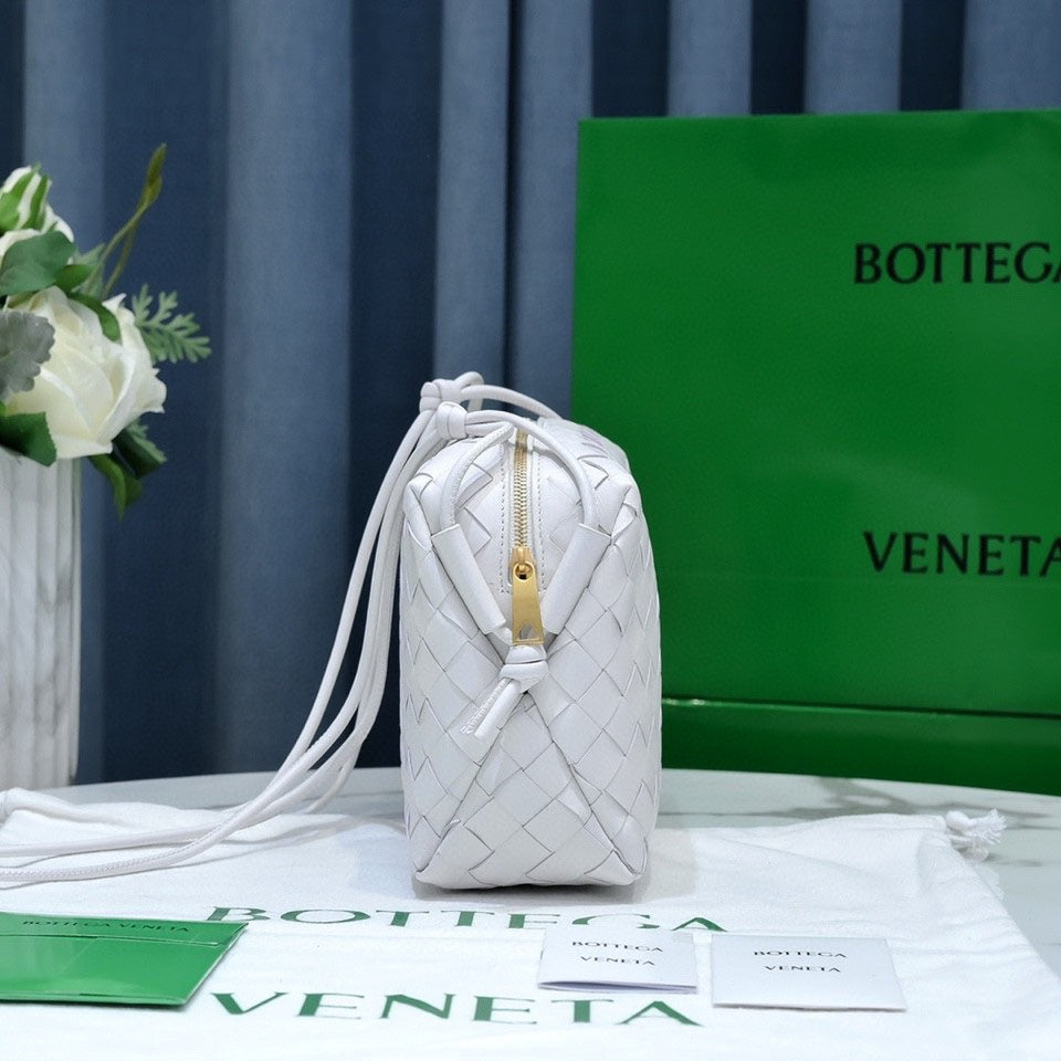 Luxury Bottega Veneta BV LOOP SMALL 23CM WHITE CALFSKIN