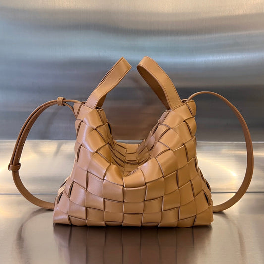 Luxury Bottega Veneta MEDIUM 28 CASSETTE PEANUT BROWN LAMBSKIN
