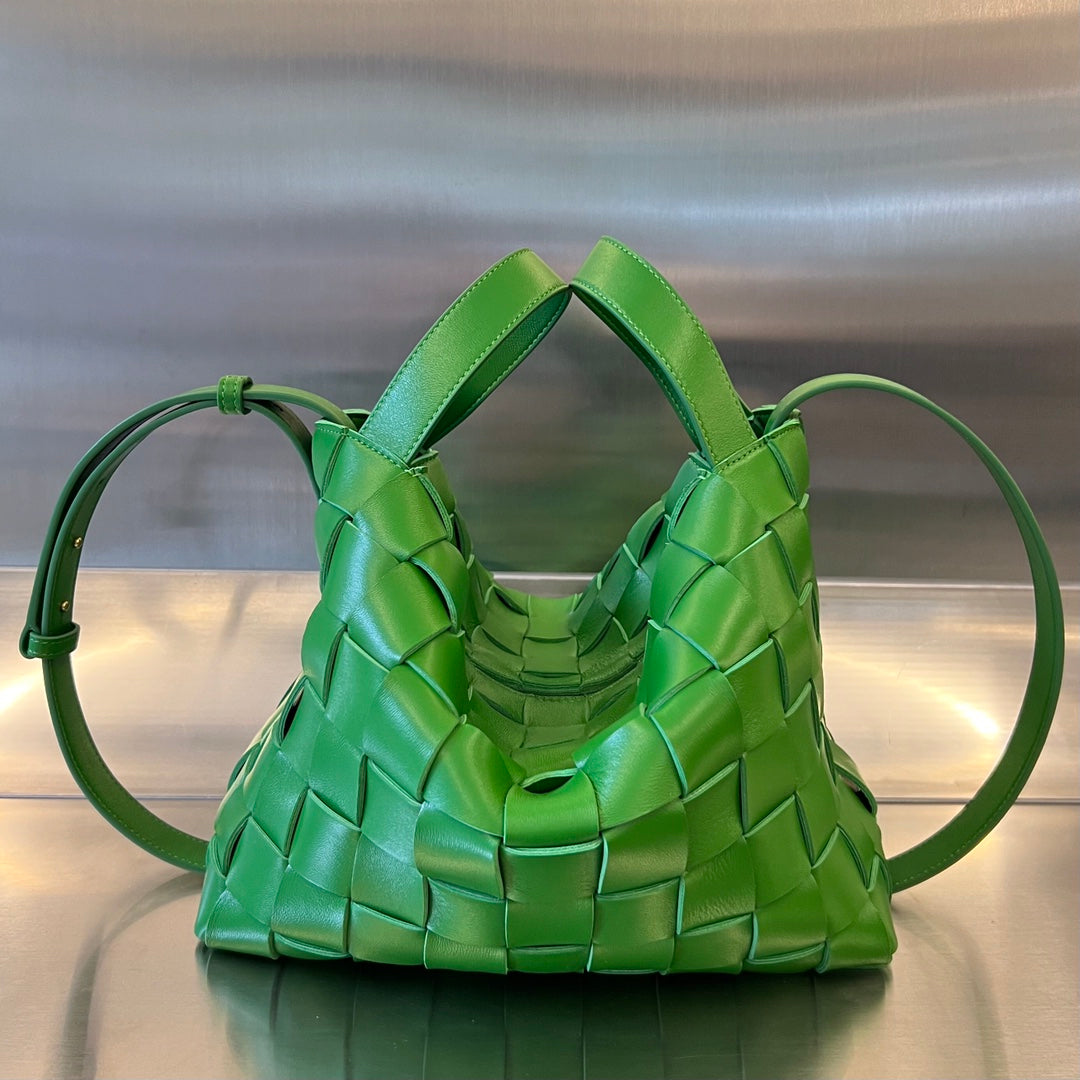 Luxury Bottega Veneta MEDIUM 28 CASSETTE NEON GREEN LAMBSKIN