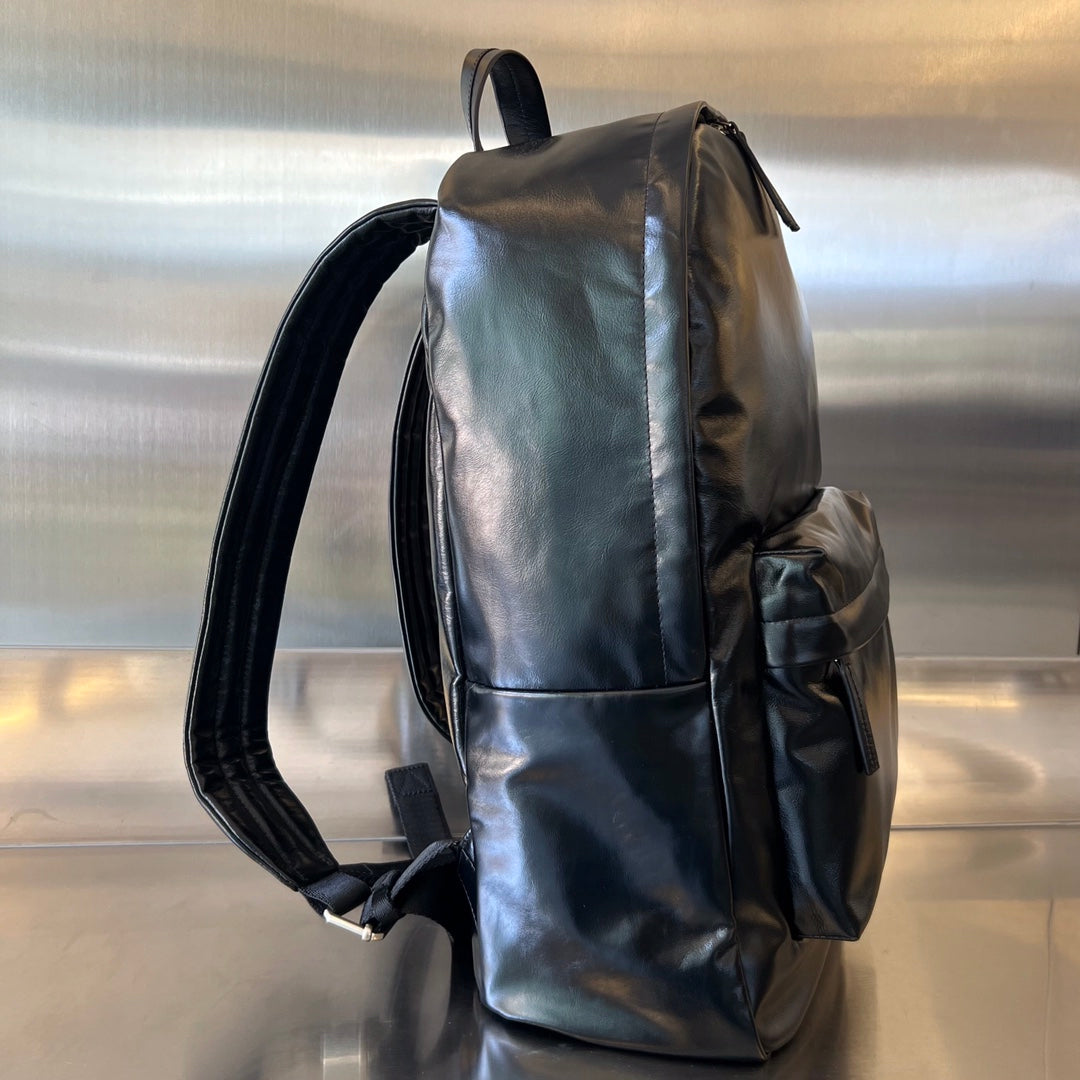 Luxury Bottega Veneta MEDIUM ARCHETYPE 46 BLACK LAMBSKIN BACKPACK