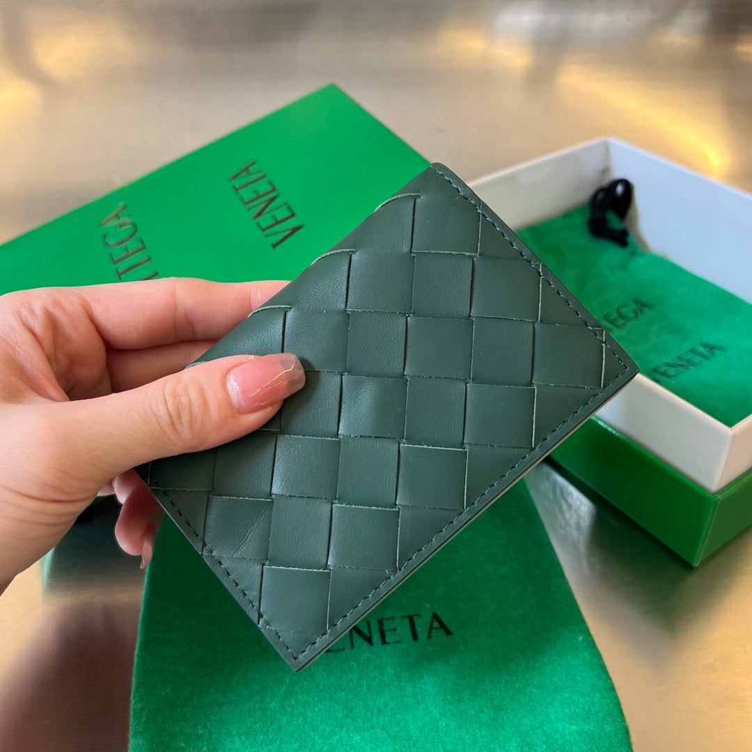 Luxury Bottega Veneta INTRECCIATO BUSINESS 11 EMERALD GREEN CALFSKIN CARD CASE