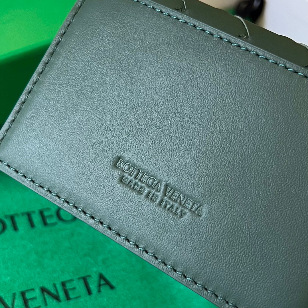 Luxury Bottega Veneta INTRECCIATO BUSINESS 11 EMERALD GREEN CALFSKIN CARD CASE