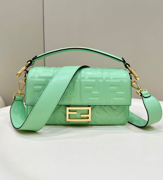 Luxury FendiBaguette 27cm Green Lambskin Gold Hardware