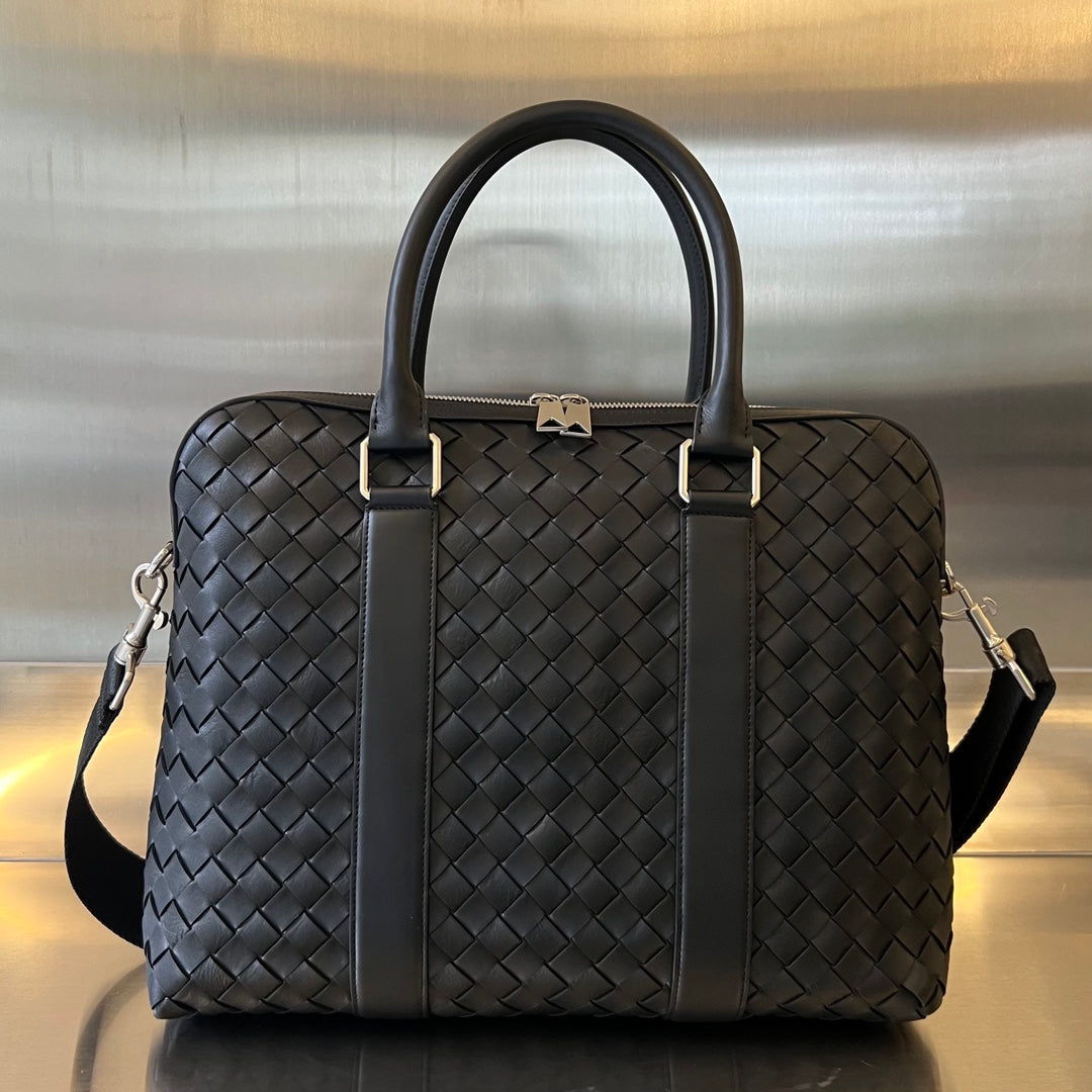 Luxury Bottega Veneta SLIM INTRECCIATO BRIEFCASE 36 BLACK CALFSKIN