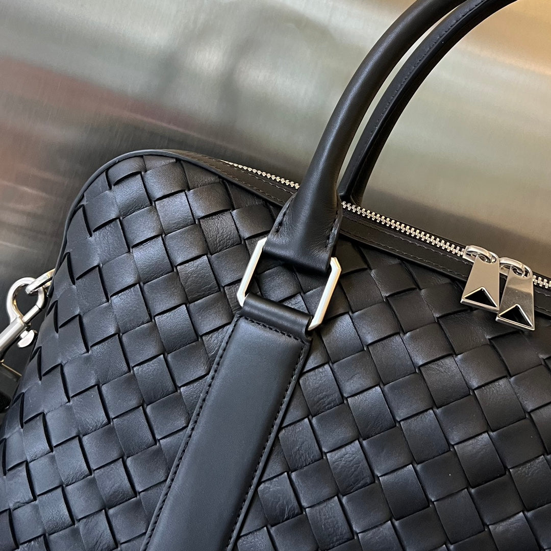Luxury Bottega Veneta SLIM INTRECCIATO BRIEFCASE 36 BLACK CALFSKIN