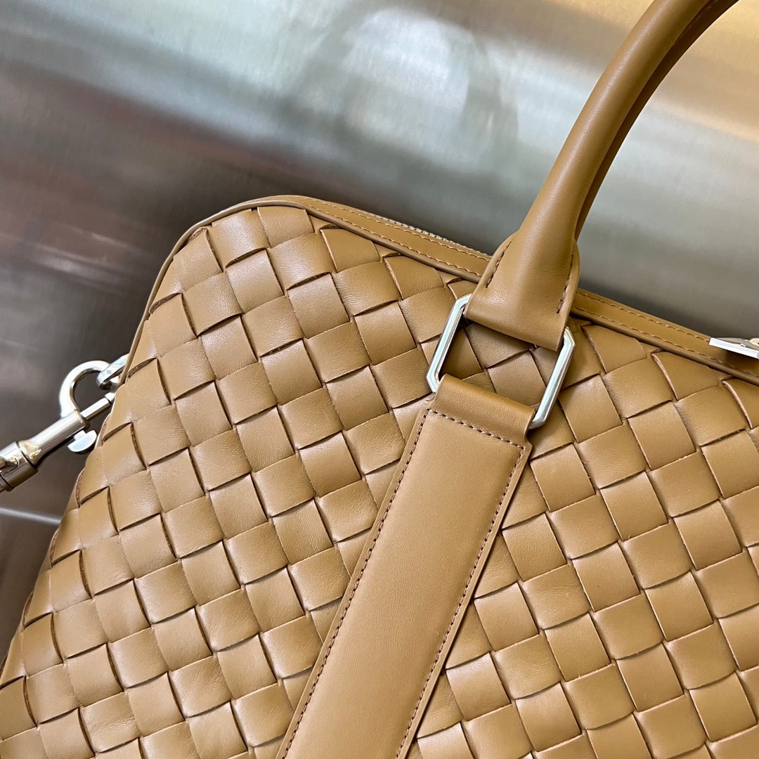 Luxury Bottega Veneta SLIM INTRECCIATO BRIEFCASE 36 CARAMEL BROWN CALFSKIN