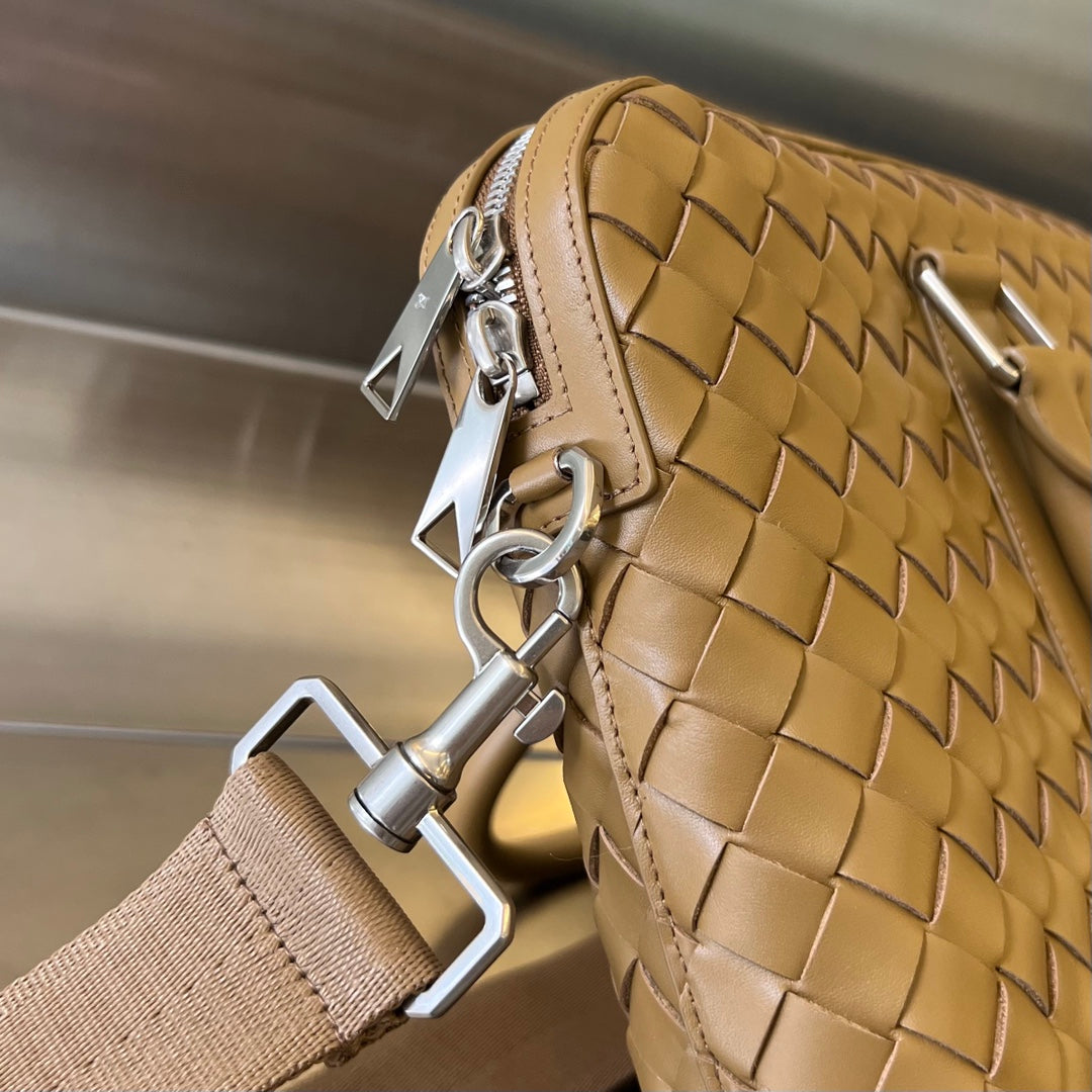 Luxury Bottega Veneta SLIM INTRECCIATO BRIEFCASE 36 CARAMEL BROWN CALFSKIN