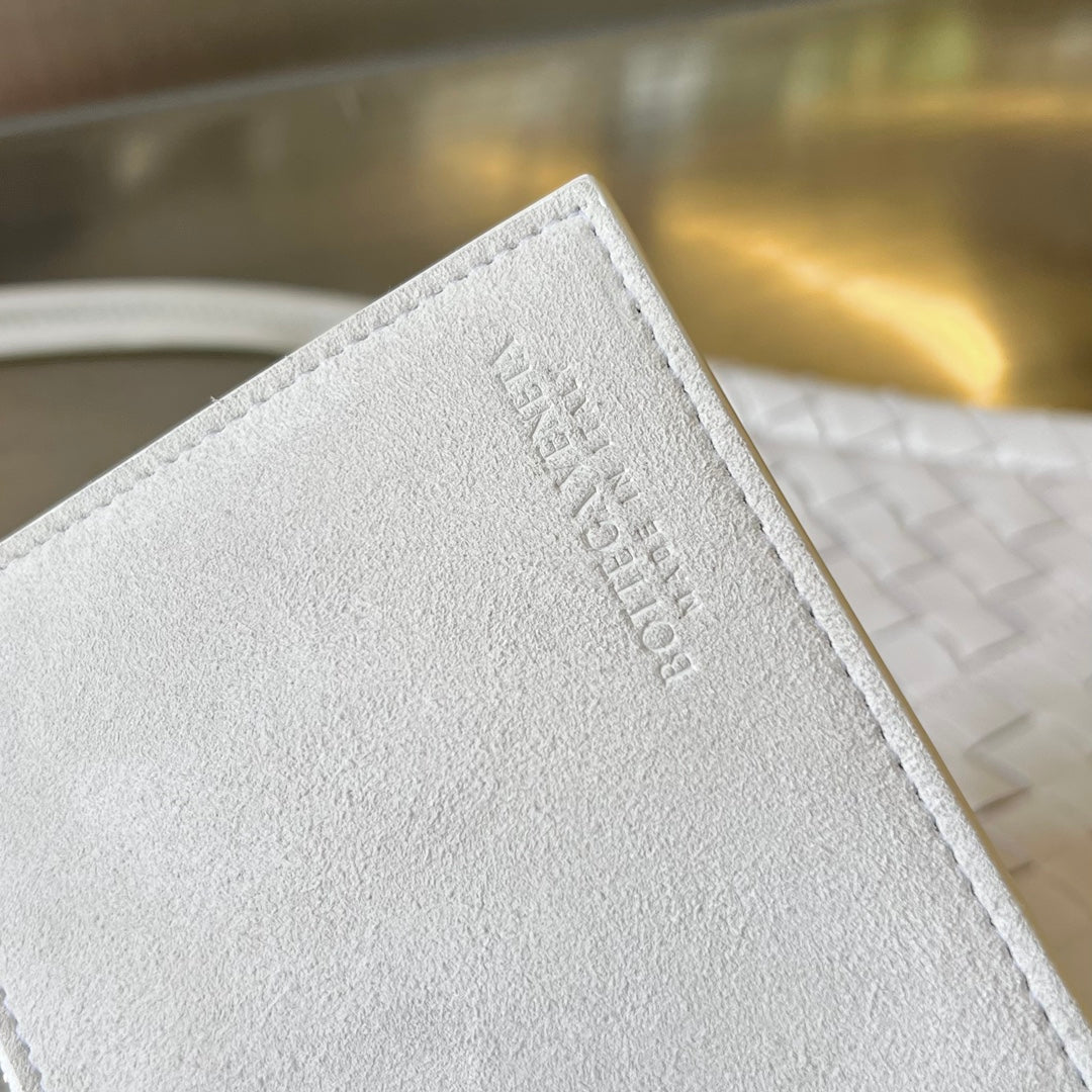 Luxury Bottega Veneta MINI SOLSTICE 30 WHITE LAMBSKIN