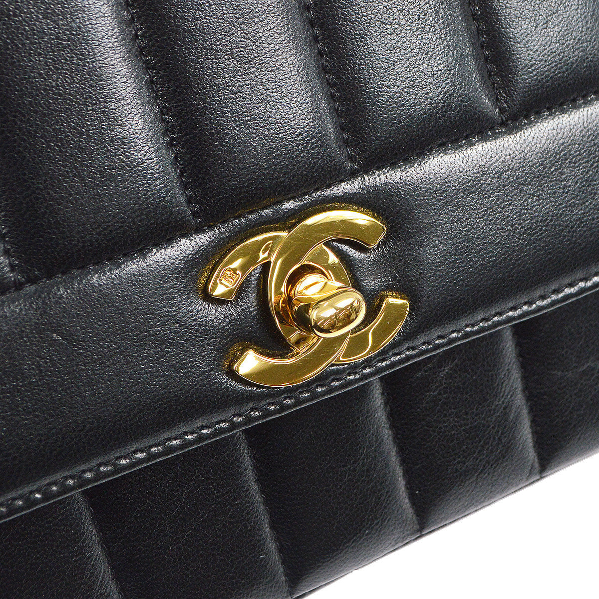 CHANEL 1991-1994 Border Flap Medium Black Lambskin 87935