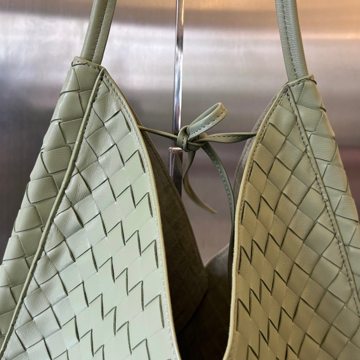 Luxury Bottega Veneta MEDIUM SOLSTICE 44 SARDINE GREY LAMBSKIN